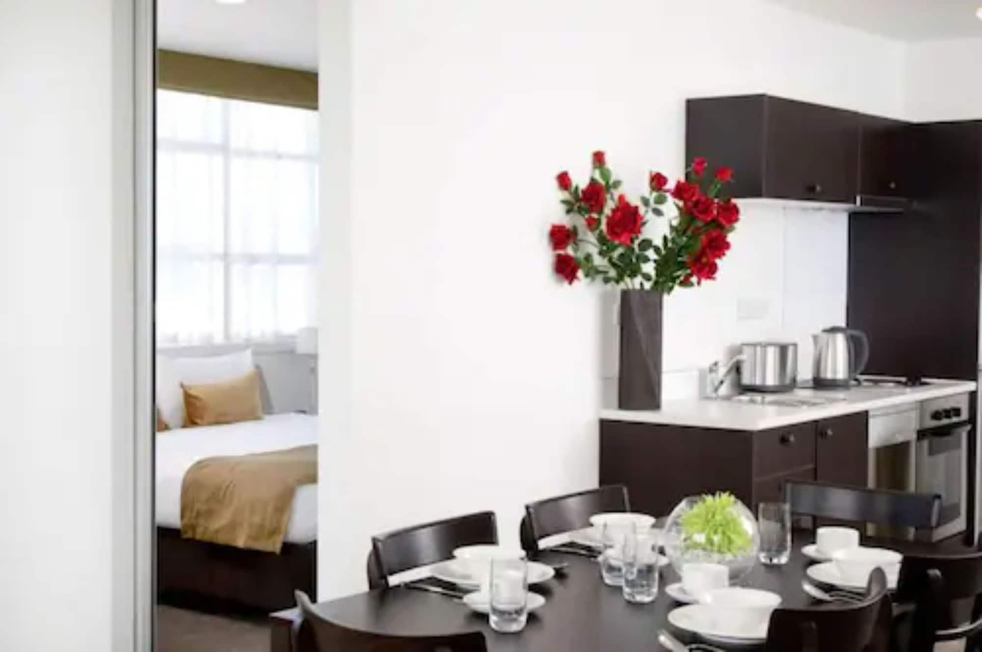 Quest Hamilton Serviced Apartments Bagian luar foto